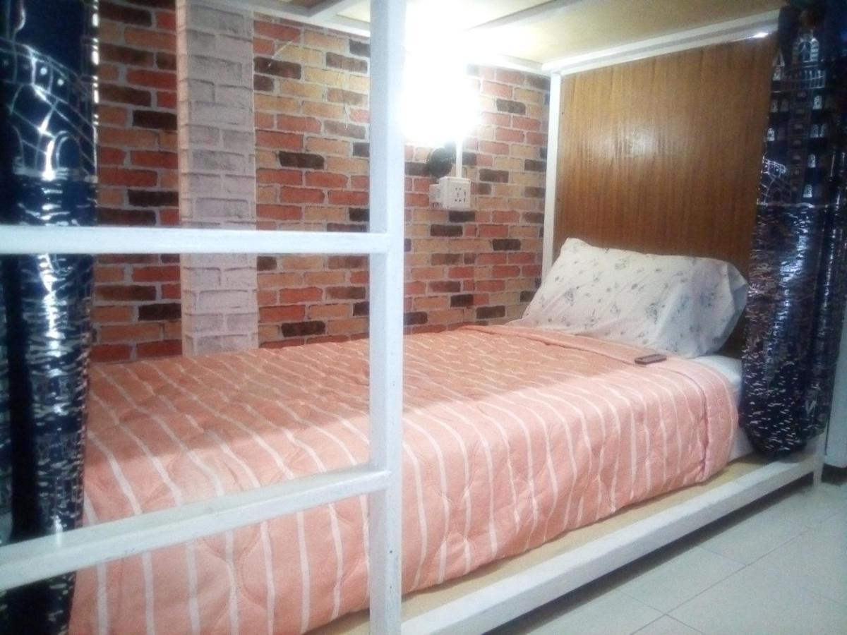 Ban Kru Ae Mixed Dorm Bed & Breakfast Bangkok Exterior photo