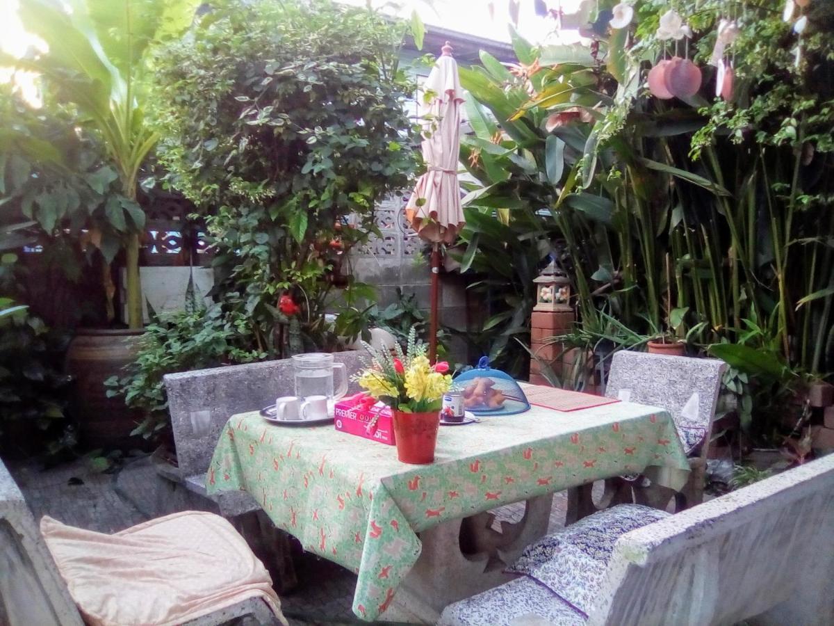Ban Kru Ae Mixed Dorm Bed & Breakfast Bangkok Exterior photo